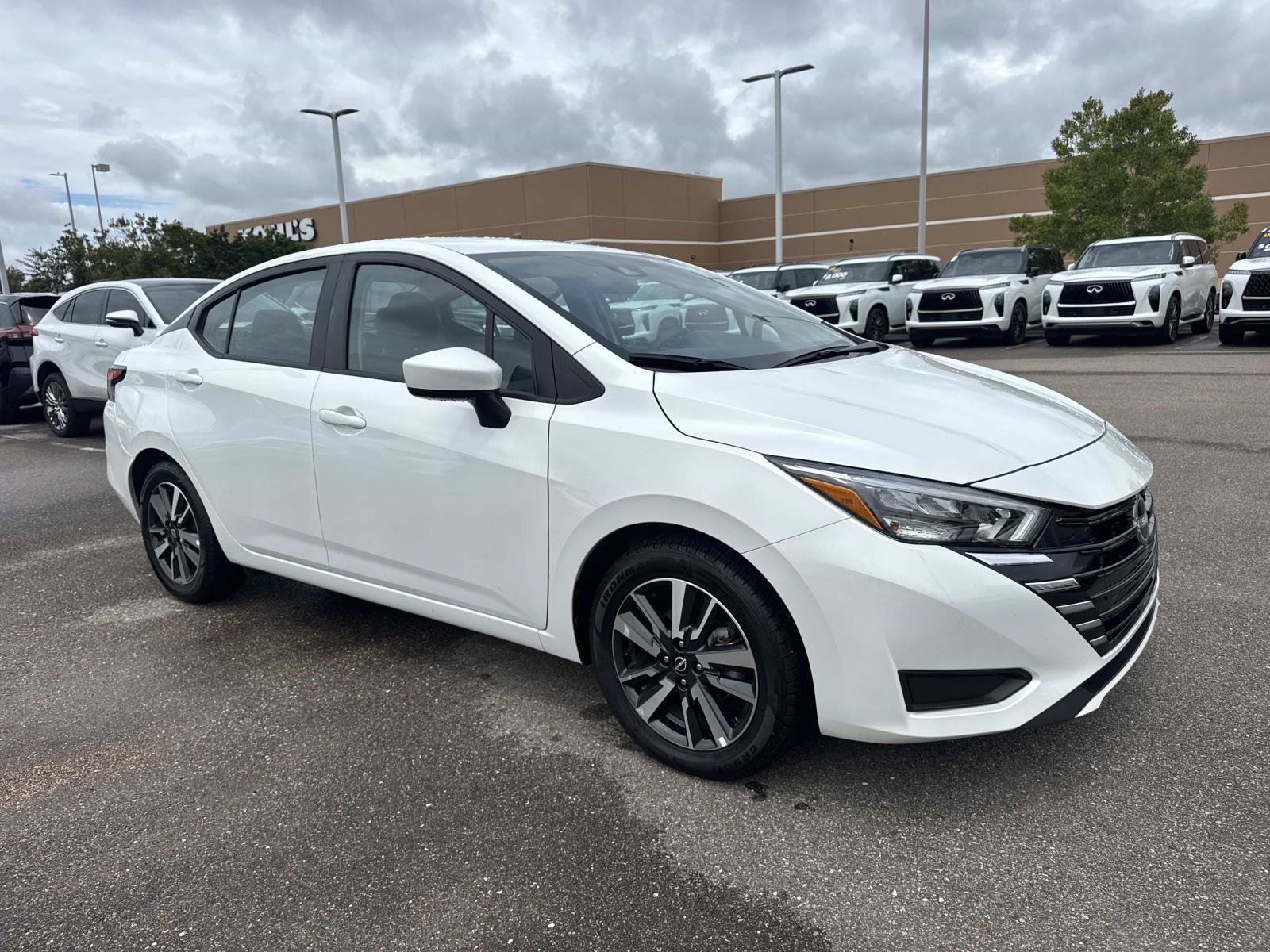 Used 2025 White Nissan 1.6 SV image 3