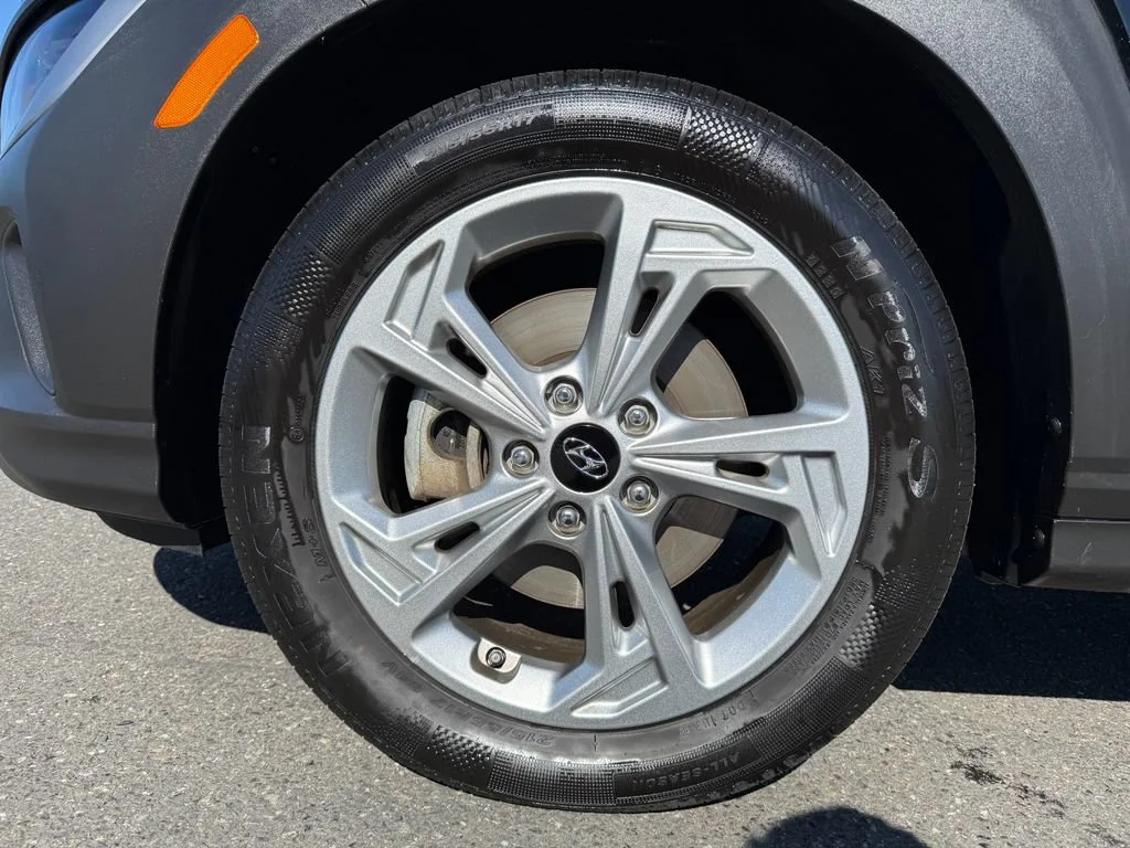 Used 2023 Abyss Black Pearl Hyundai SEL image 9
