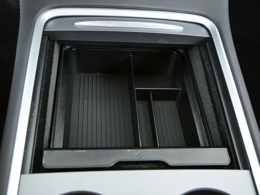 Used 2025  Tesla Long Range image 43