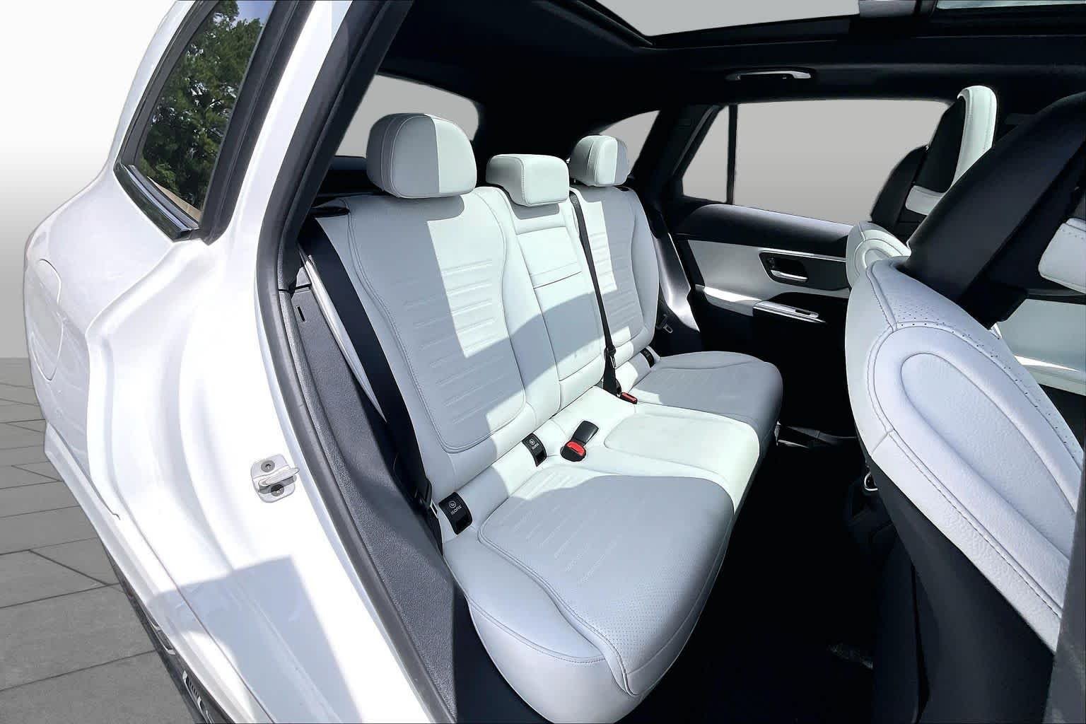 Used 2026 Polar White Mercedes-Benz GLC 300 image 20
