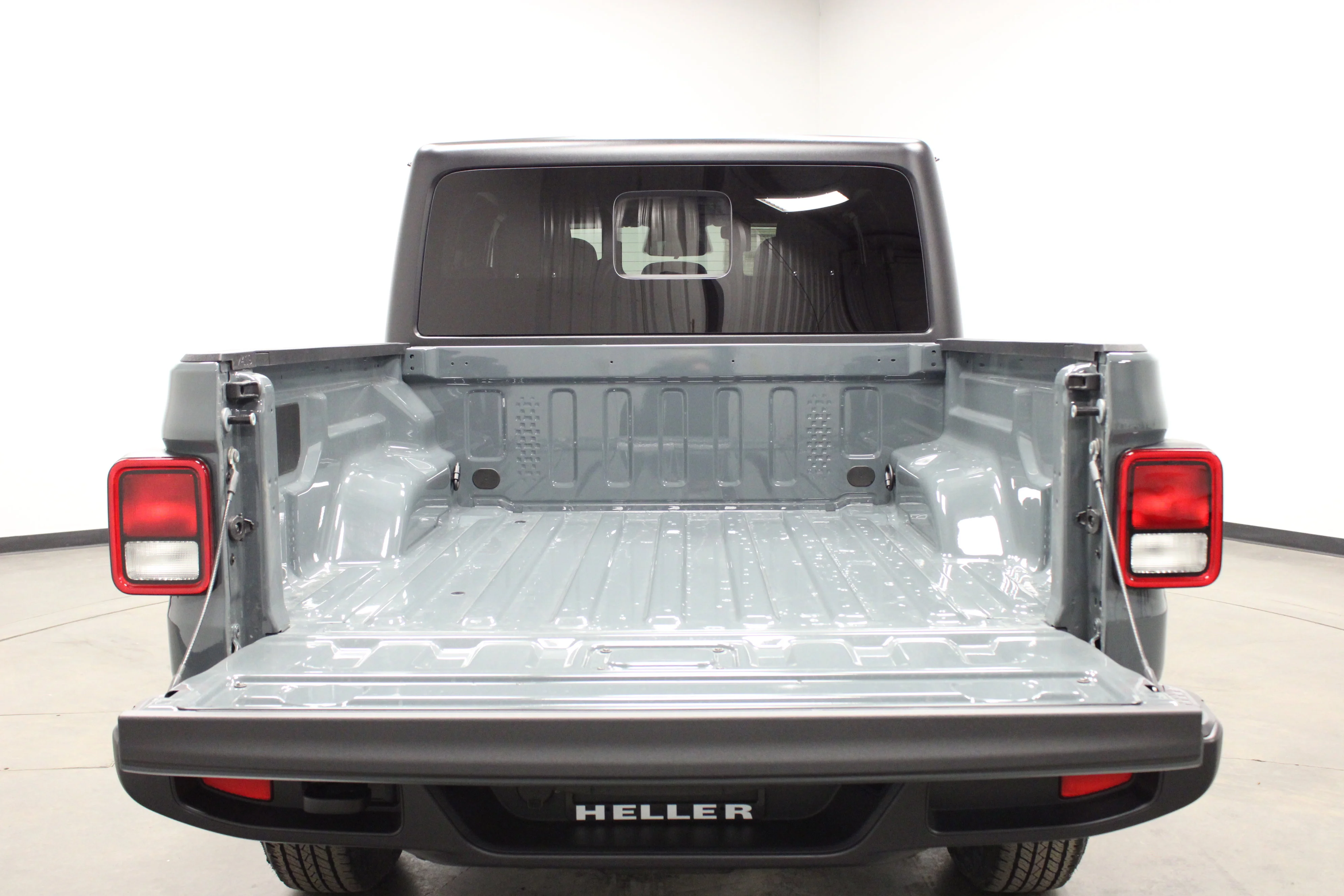New 2026 Anvil Clear-Coat Exterior Paint Jeep Sport S image 13