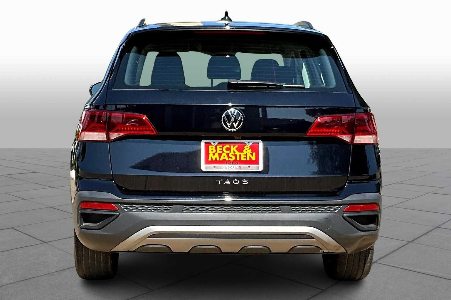 Used 2022 Deep Black Pearl Volkswagen S image 4