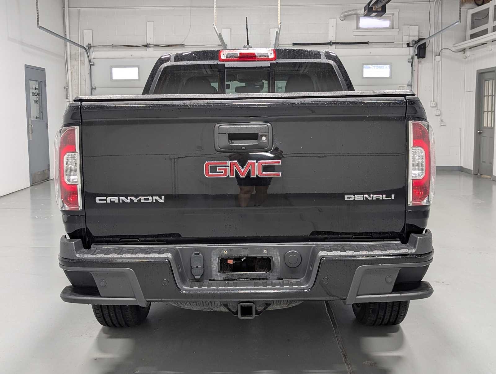 Used 2019 Onyx Black GMC 4WD Denali image 9