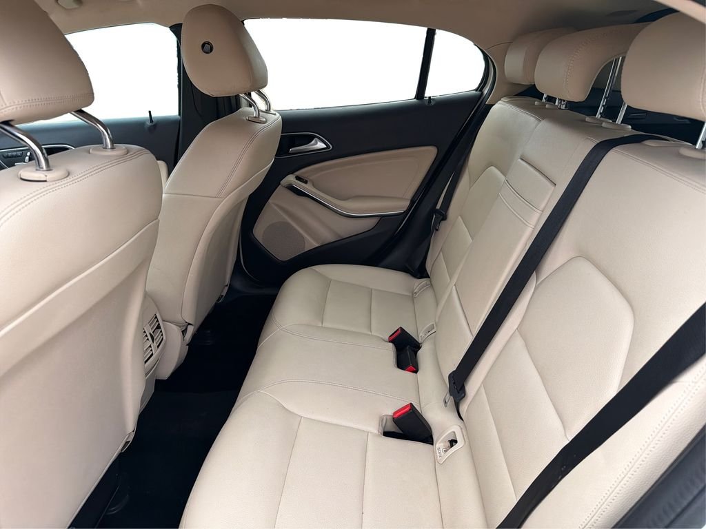 Used 2018 Cirrus White Mercedes-Benz 250 image 11