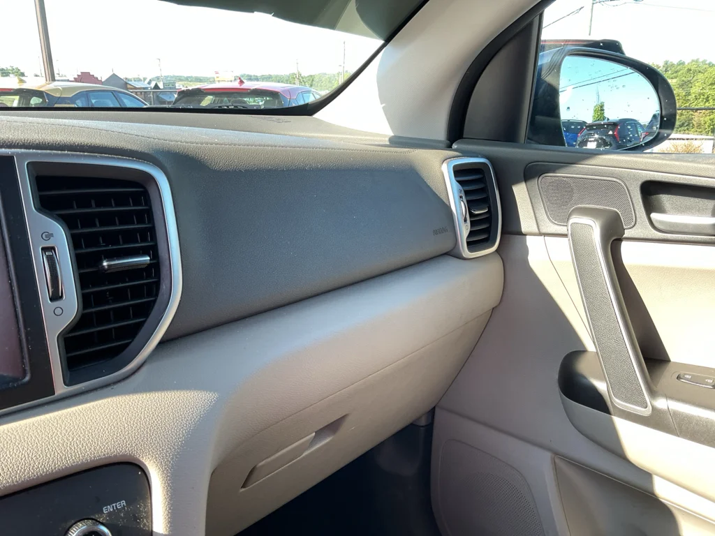 Used 2019 Pacific Blue Kia LX image 21