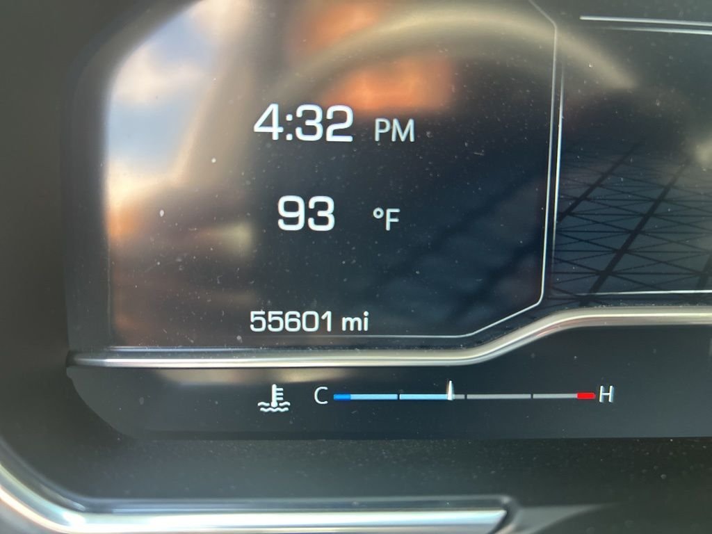 Used 2023 White GMC Denali image 6