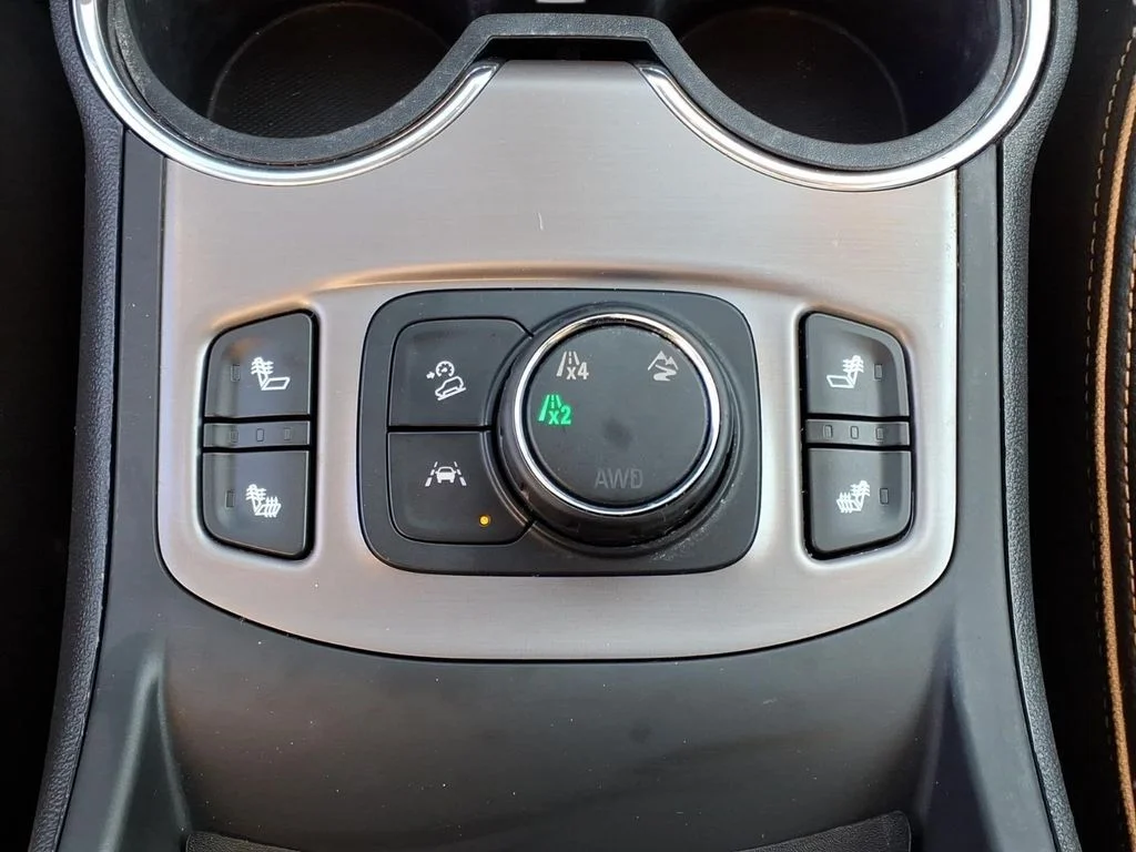 Used 2023 Silver GMC AT4 image 18
