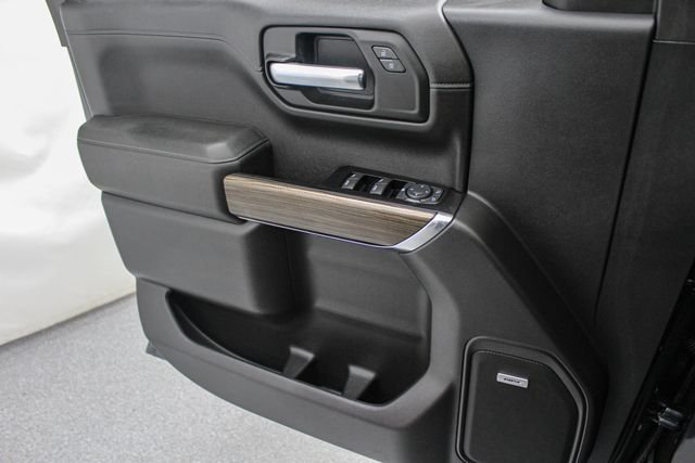 Used 2019 Shadow Gray Metallic Chevrolet RST image 17