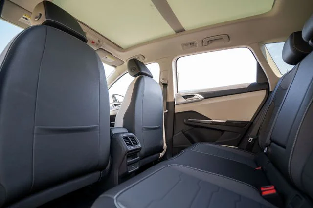 2025 Volkswagen Taos SE - Photo 30