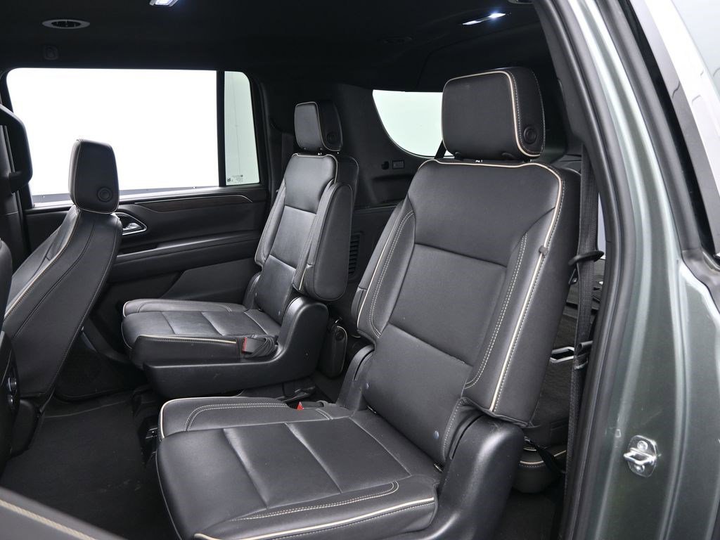 Used 2023 Silver Sage Metallic Chevrolet Premier image 21