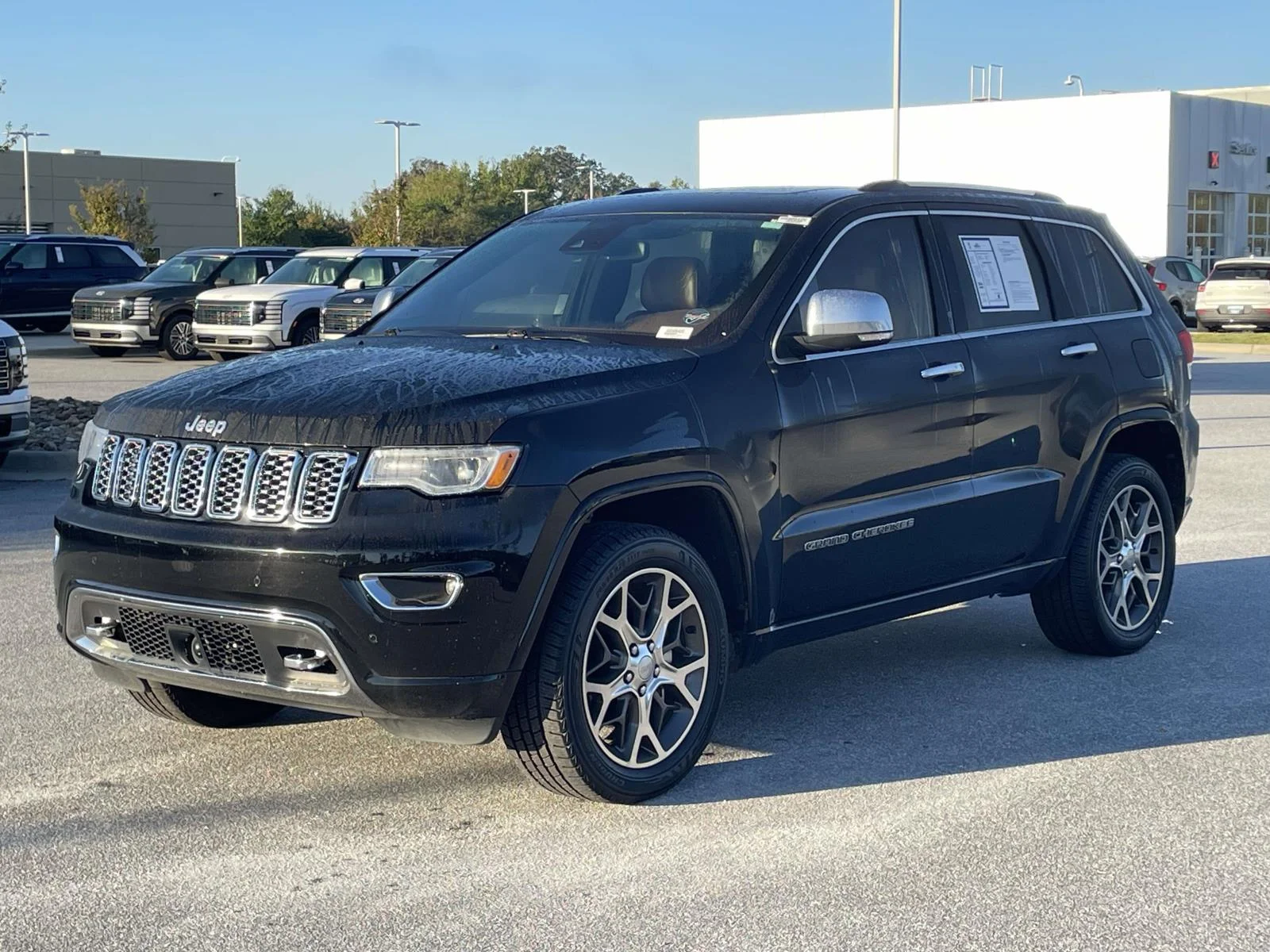 Used 2020 Diamond Black Crystal Pearlcoat Jeep Overland image 25