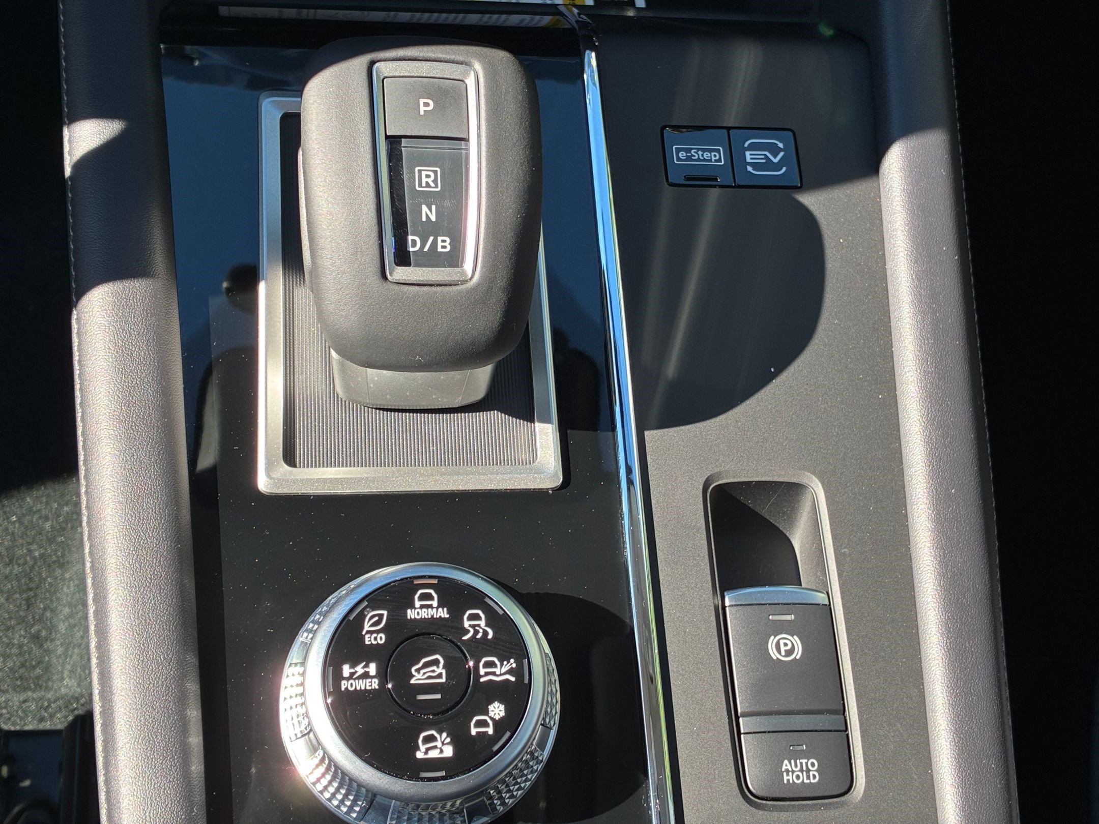 New 2026 Moonrock Gray Nissan SL image 21