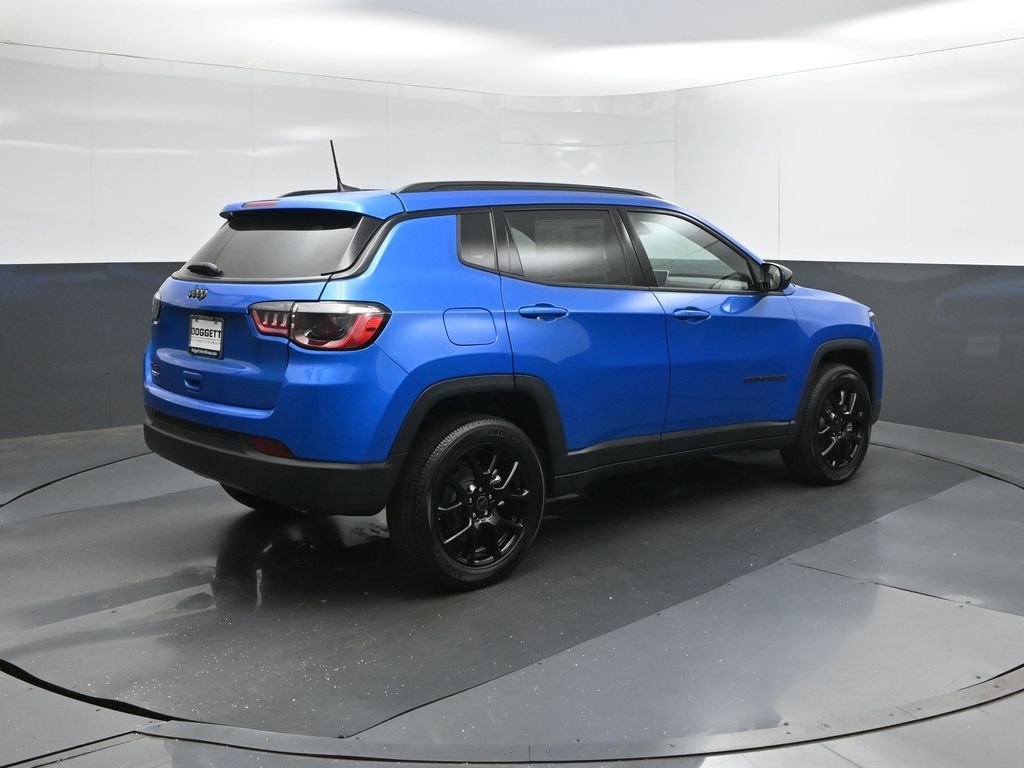 New 2026 Hydro Blue Pearlcoat Jeep Latitude image 8