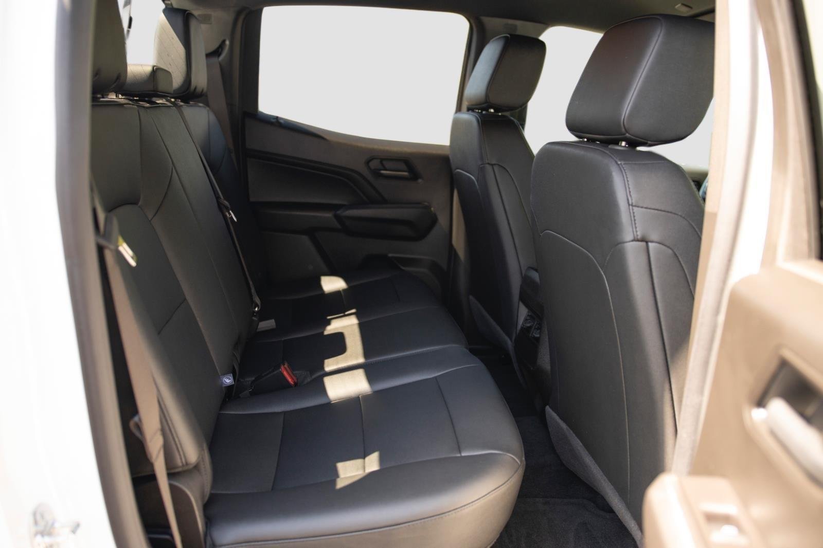 New 2025 Summit White Chevrolet Trail Boss image 23
