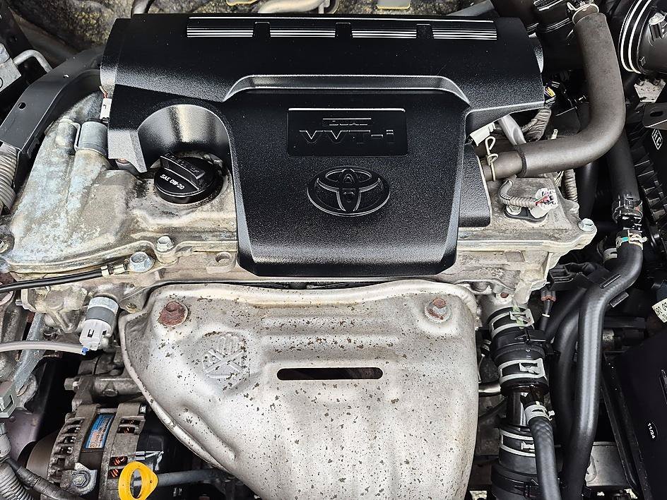 Used 2016 Magnetic Gray Metallic Toyota Limited image 37