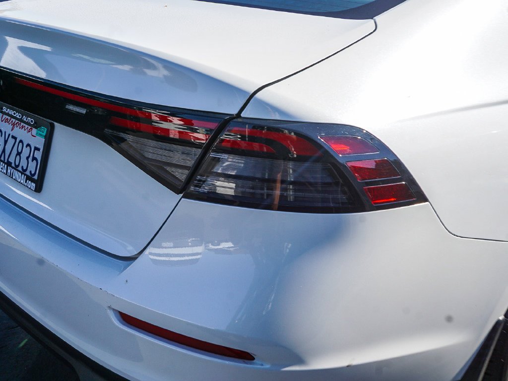 Used 2023 White Honda EX image 8