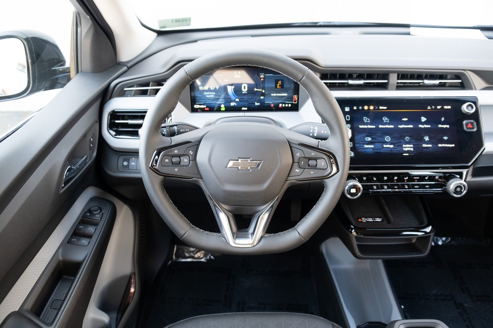 2027 Chevrolet Bolt RS - Photo 18
