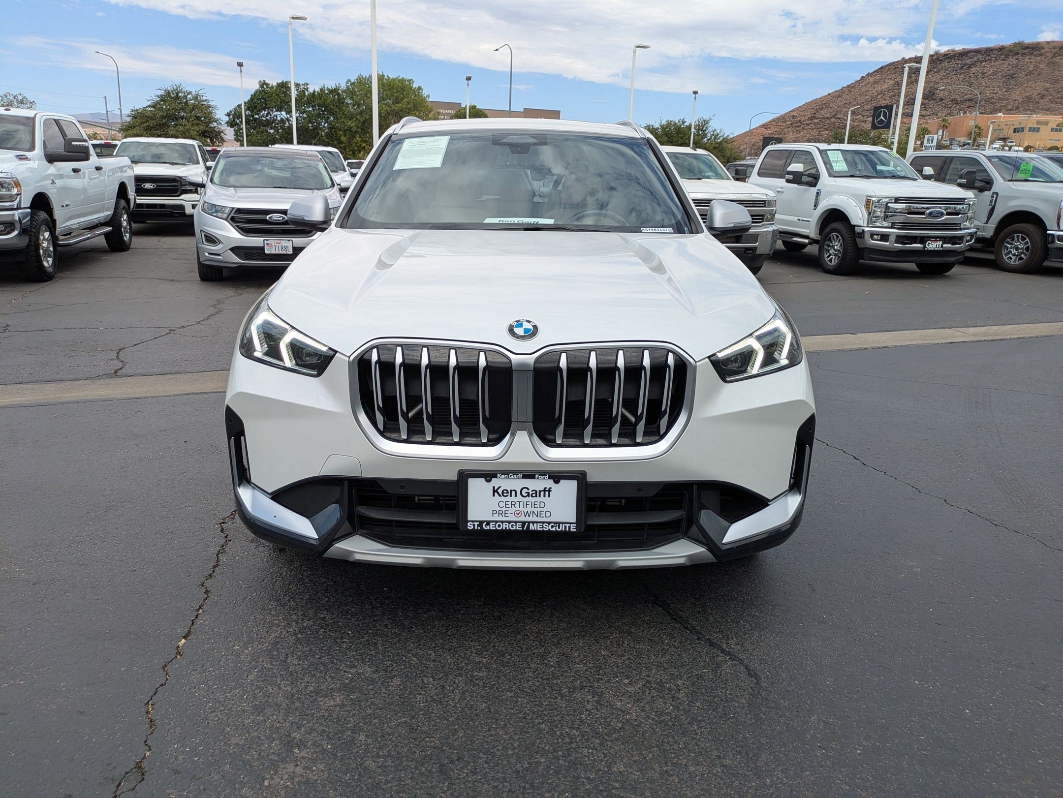 Used 2024 Mineral White Metallic BMW xDrive28i image 8