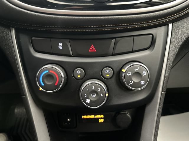 Used 2018 SILVER ICE METALLIC Chevrolet LT image 19