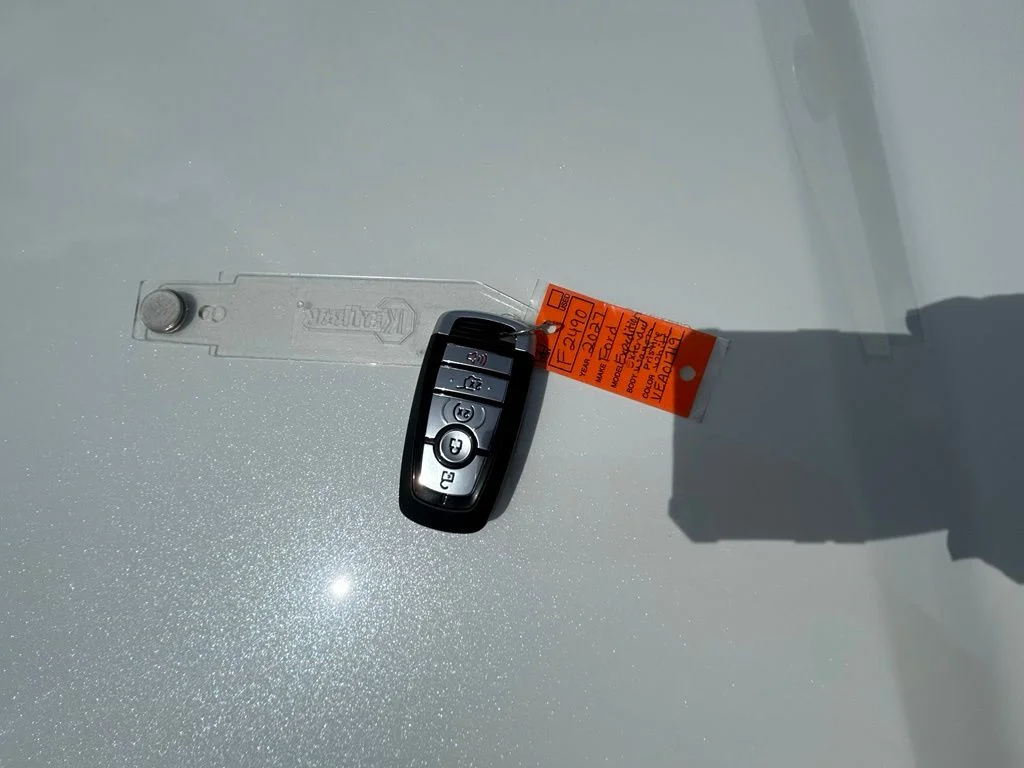 New 2027 Star White Metallic Tri-Coat Ford MAX King Ranch® image 27