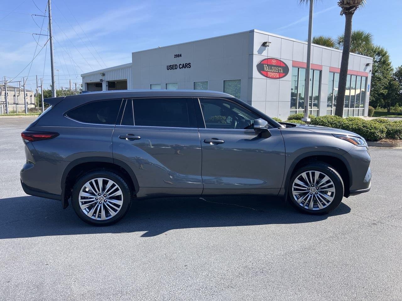 Used 2024 Gray (Magnetic Gray Metallic) Toyota Platinum image 6