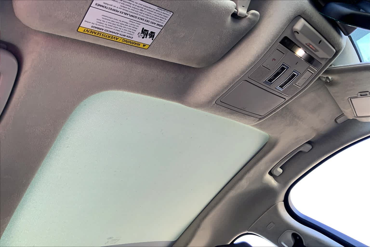 Used 2019 Yulong White Metallic Jaguar 30t Portfolio image 13