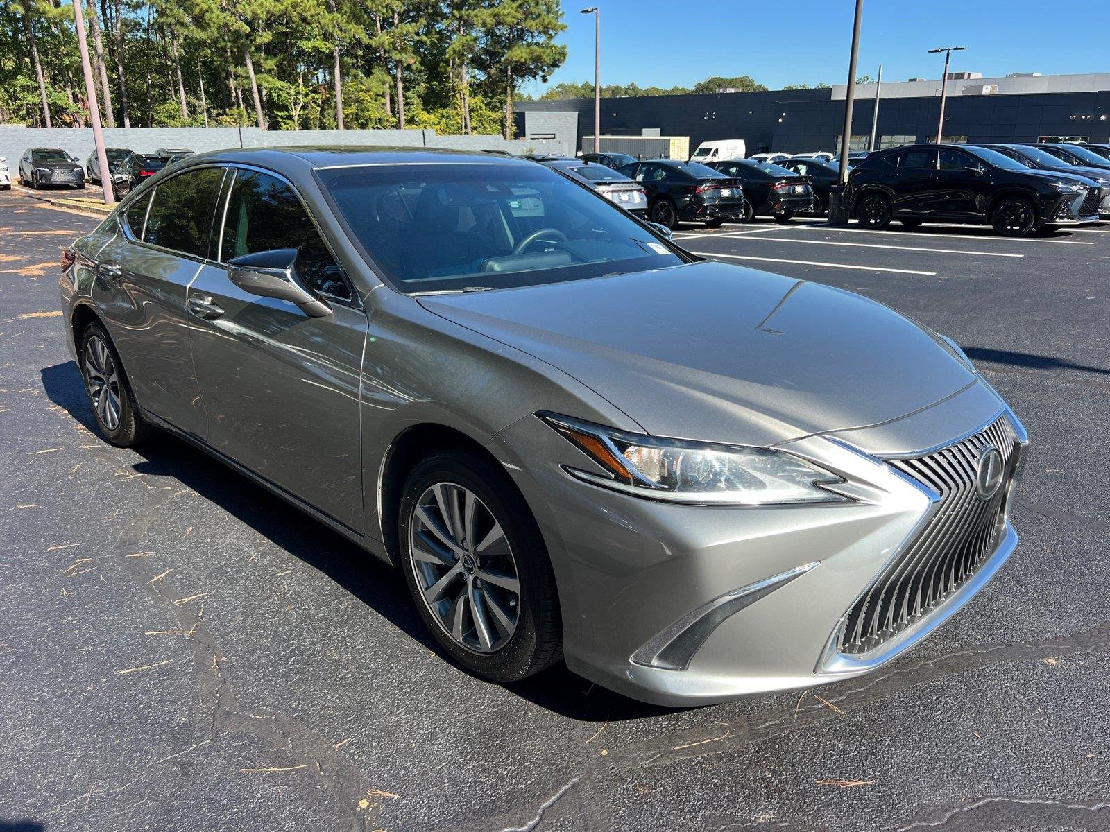 Used 2019 Atomic Silver Lexus ES 350 image 3
