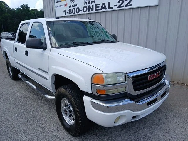 2004 GMC Sierra SLT 4WD Crew Cab SWB's photo