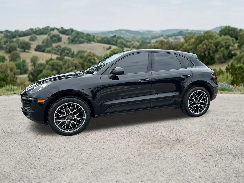 Used 2018  Porsche Base image 4