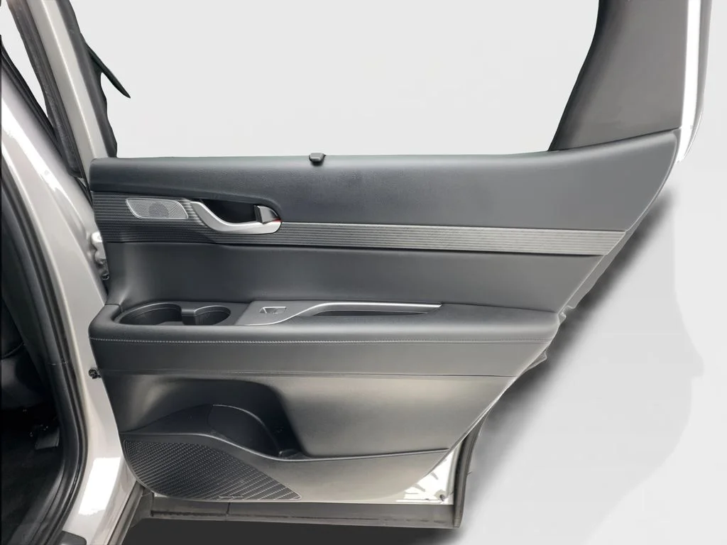 Used 2025 Silver Hyundai Limited image 31