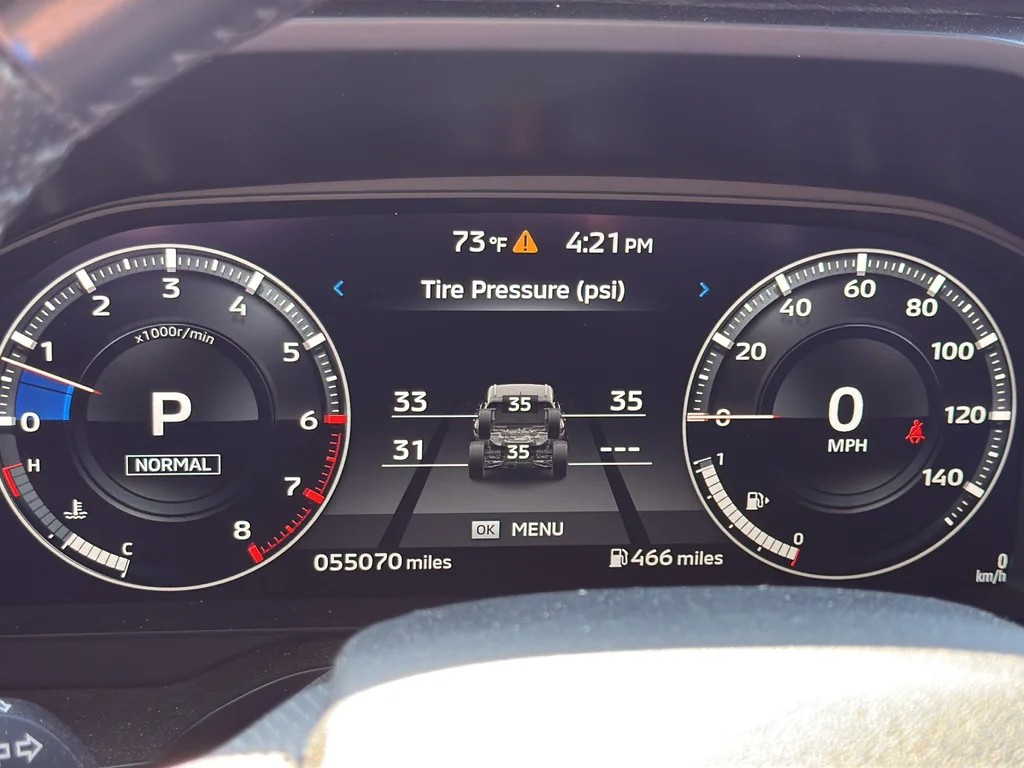 Used 2024  Mitsubishi SE Black Edition image 12