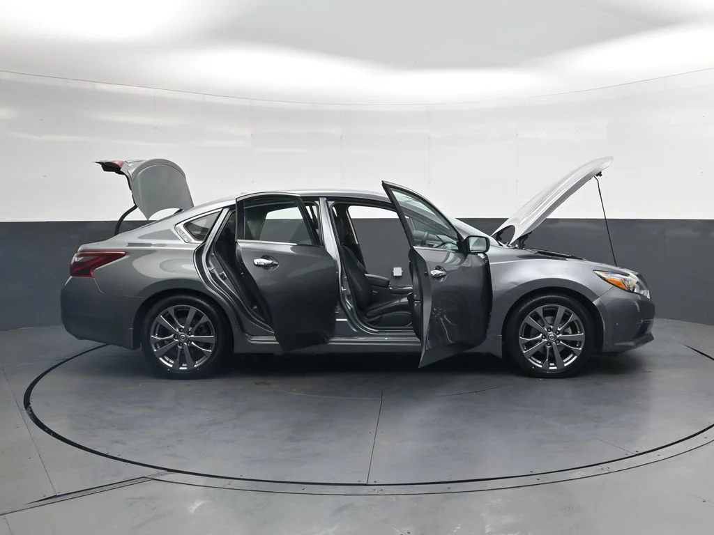 Used 2018 Gray Nissan 2.5 SR image 41