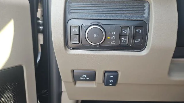 New 2026 Carbonized Gray Metallic Ford Platinum 4WD image 40