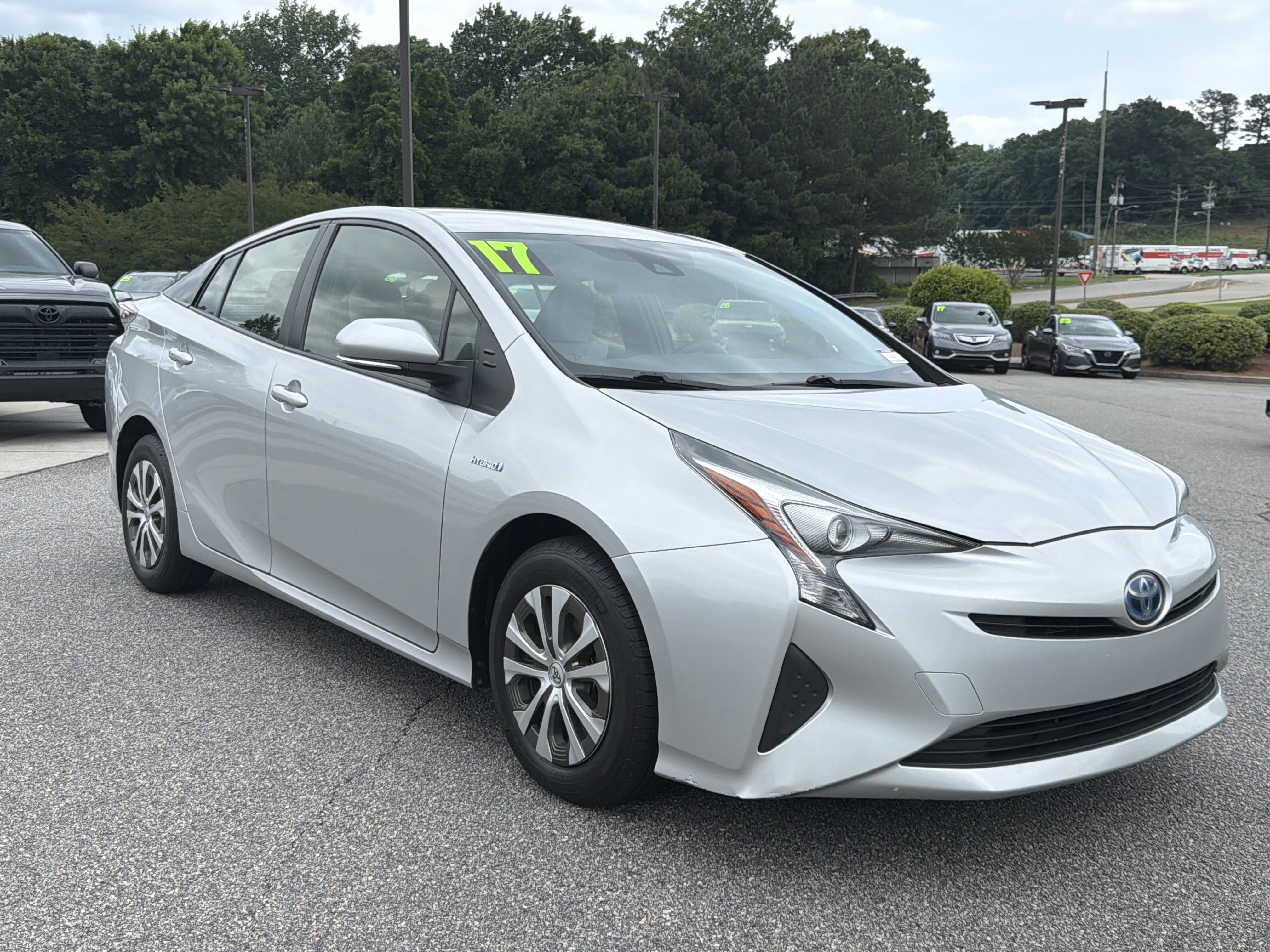 2017 Toyota Prius Two's photo
