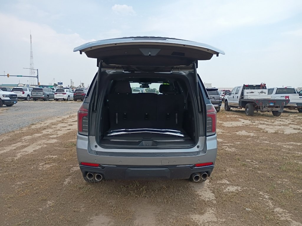 Used 2025 Gray Chevrolet Z71 image 5