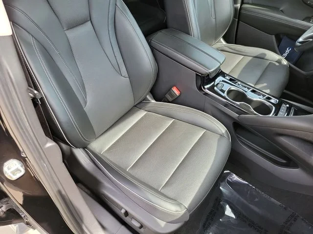 Used 2023 Black Buick Essence image 27