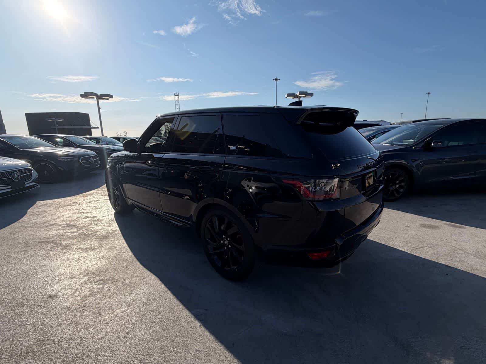 Used 2019 Santorini Black Metallic Land Rover HSE Dynamic image 3