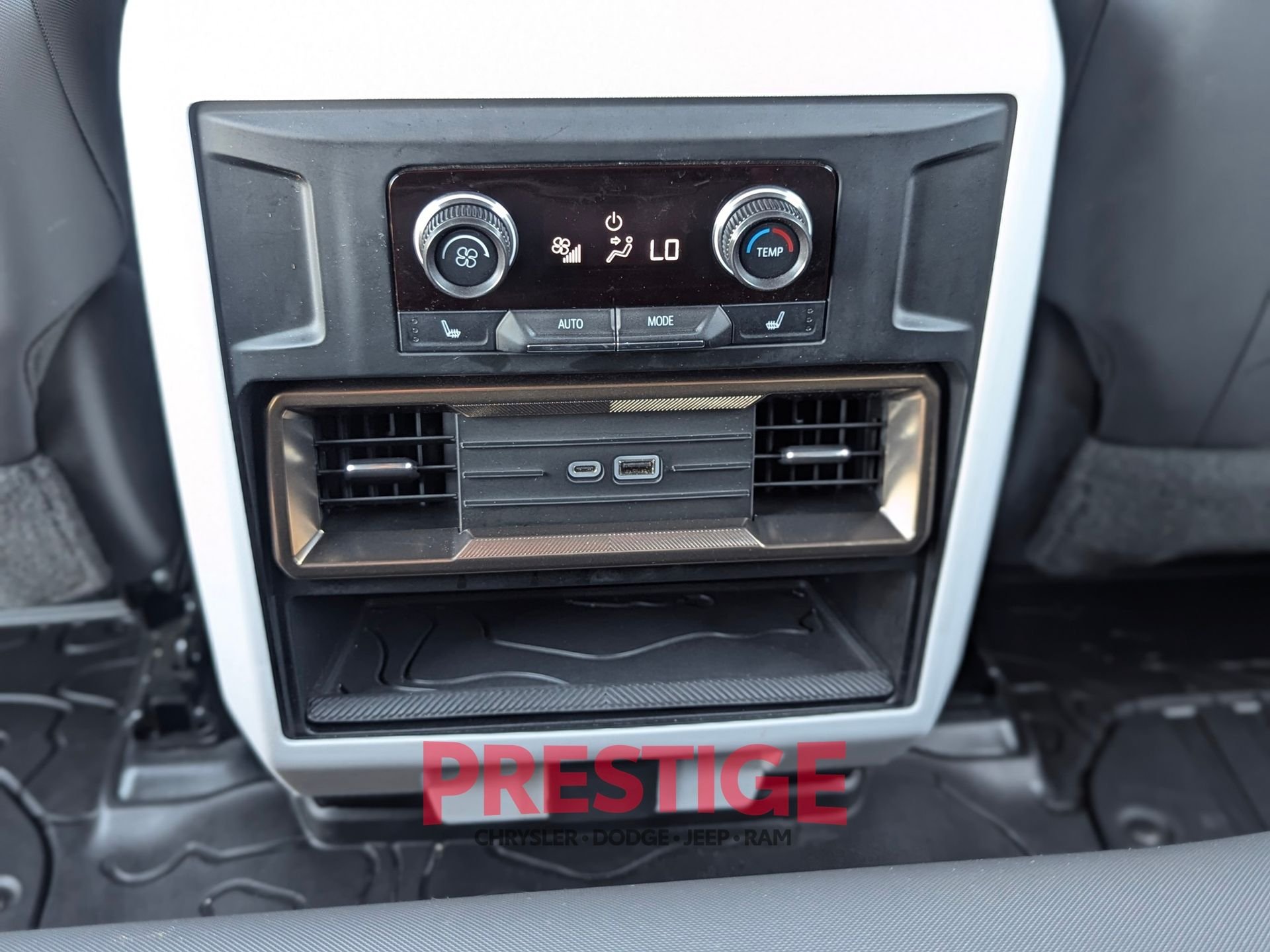 Used 2024 Black GMC 2X image 33