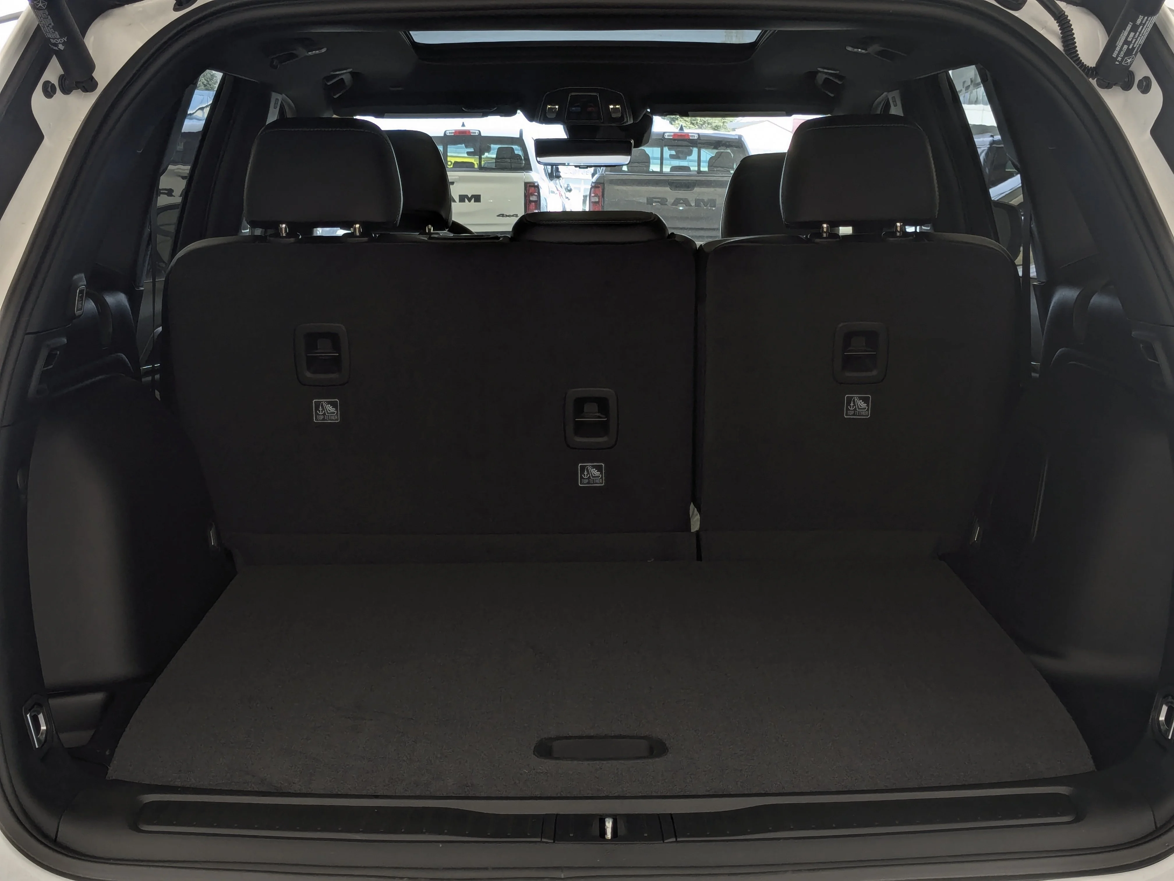 New 2026 White Jeep 85th Anniversary - - $12K Pref Pkg 2C7 - Pano Sunroof - 2nd Row Heated Seats - Leatherette & More! image 28