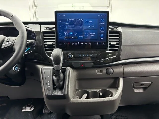 Used 2025 Gray Metallic Ford Explorer Limited SE image 27