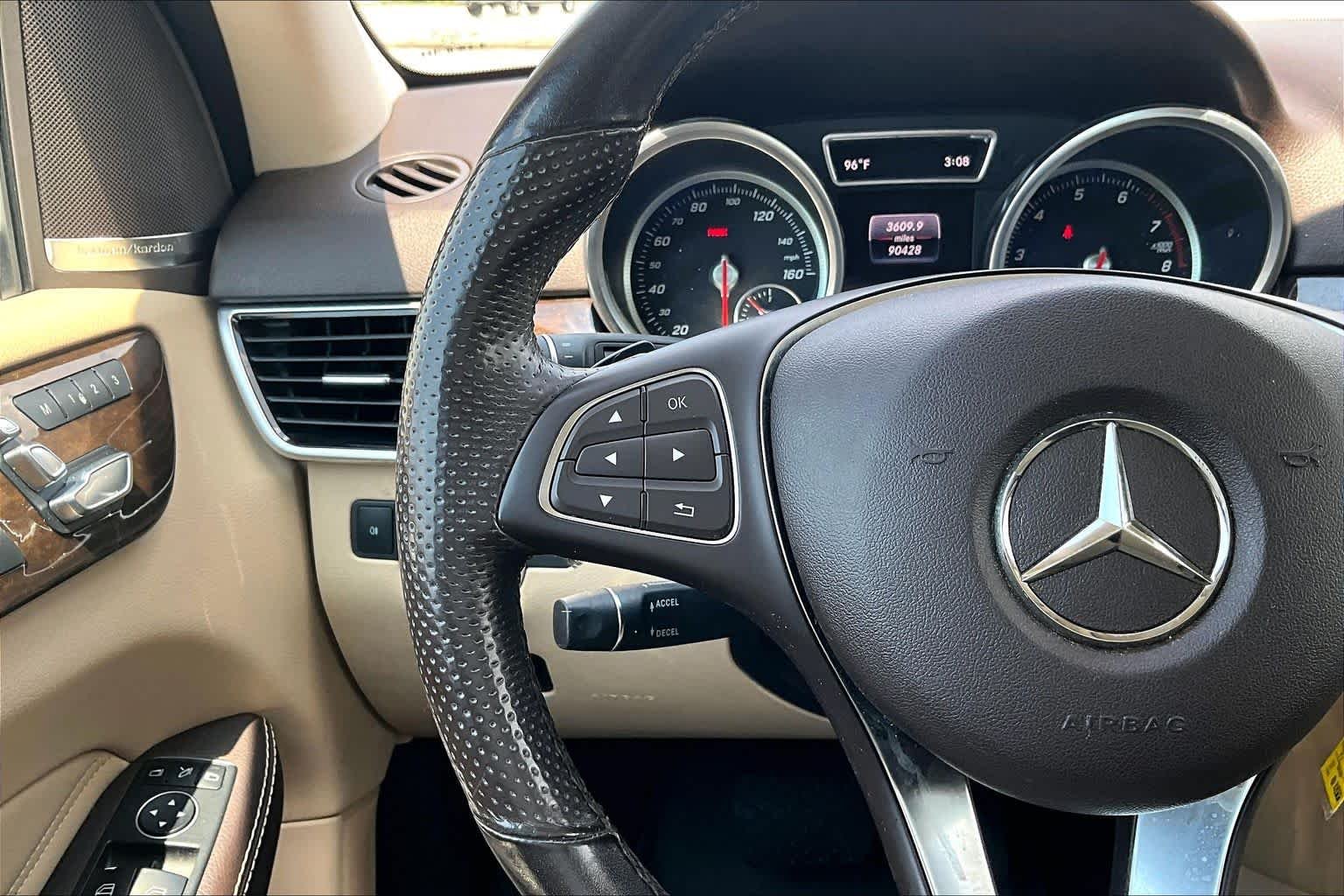 Used 2017 Polar White Mercedes-Benz GLE 350 image 24