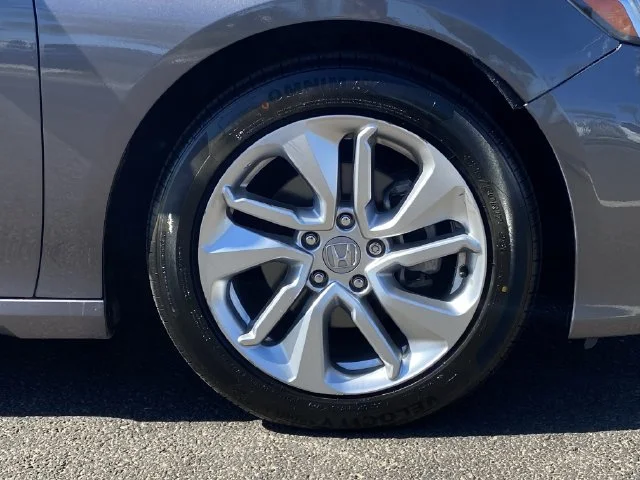 2018 Honda Accord LX - Photo 8