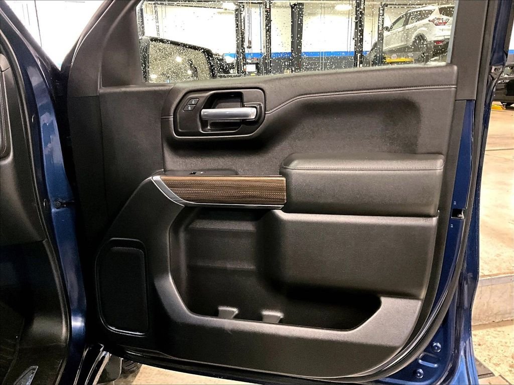 Used 2019 Blue Chevrolet RST image 12
