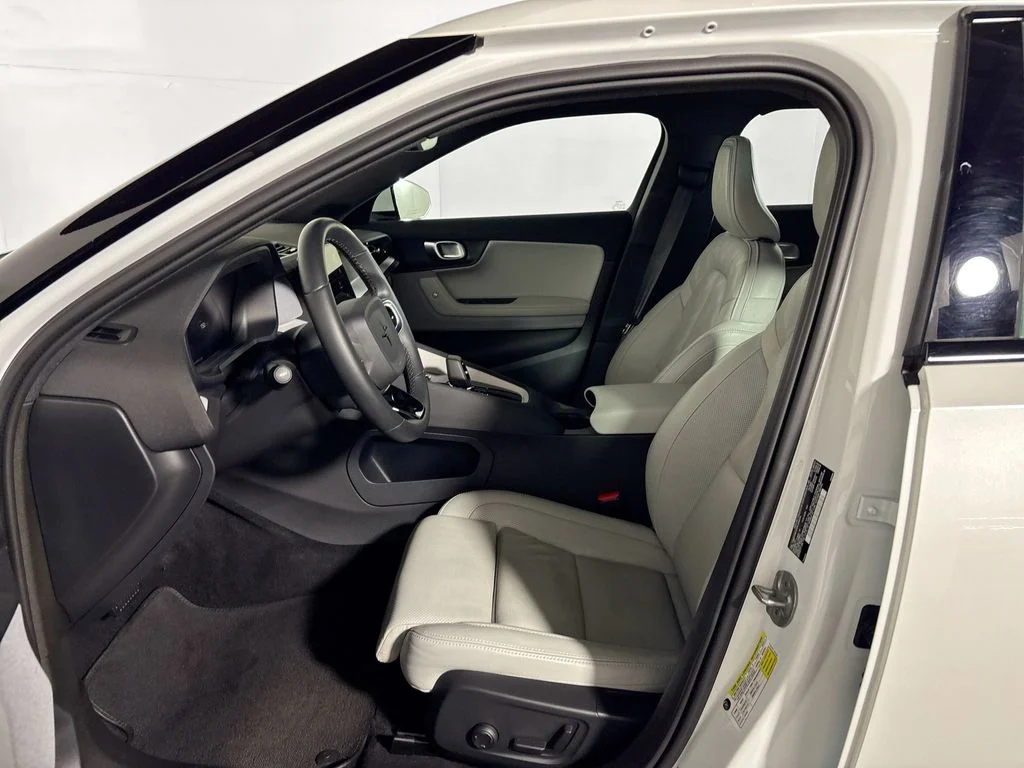 Used 2024 White Polestar Long Range Dual Motor image 11