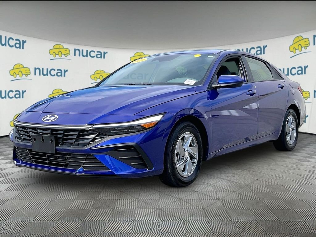 Used 2025 Blue Hyundai SE image 3