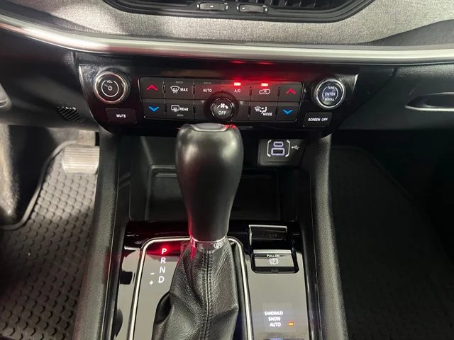 Certified Used 2022 White Jeep Latitude Lux image 25