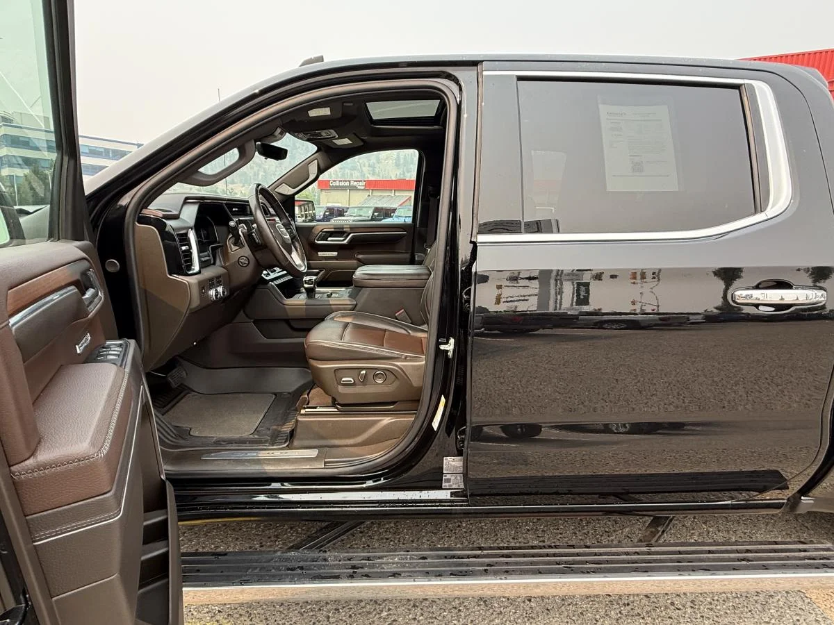 Used 2025 Black GMC Denali image 11