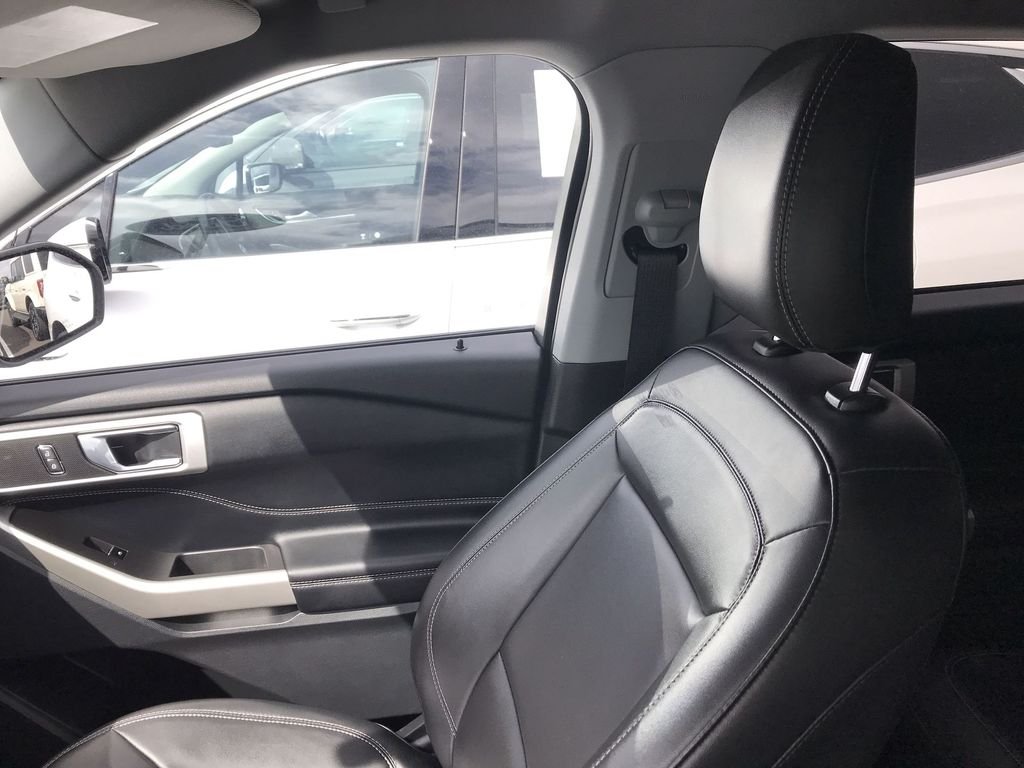 Used 2022 Silver Ford XLT image 24