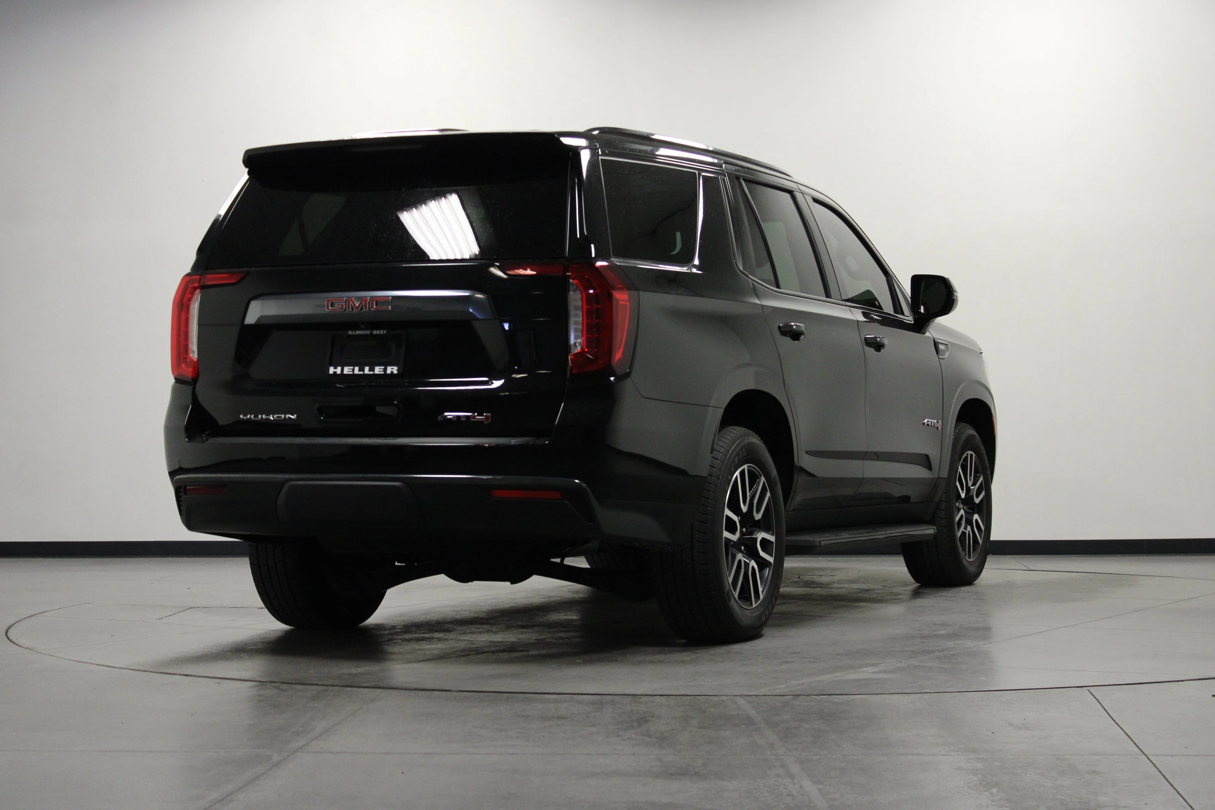 Used 2023 Onyx Black GMC AT4 image 4