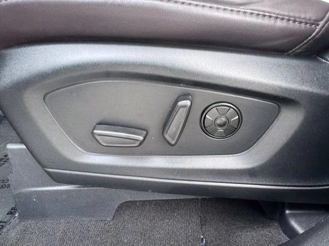 Used 2025 White Ford Platinum image 22